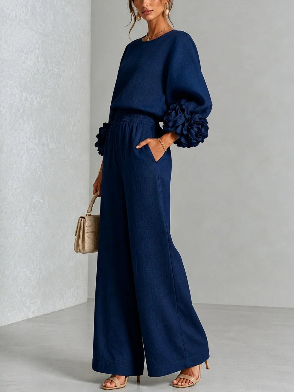 Liliane | Ensemble deux pièces à poignets à rosaces et pantalon large