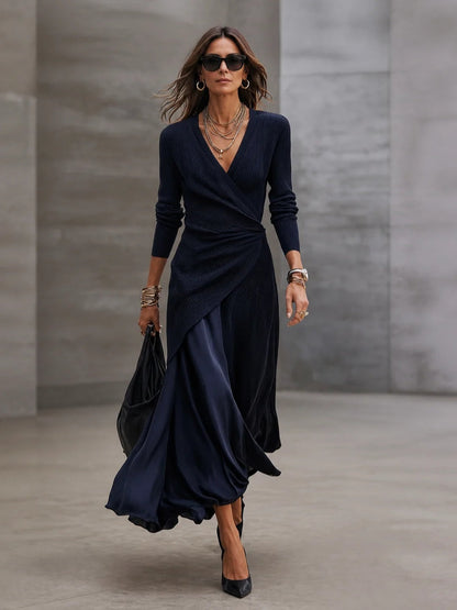 Daphne | Robe longue asymétrique bleu marine à empiècements satinés