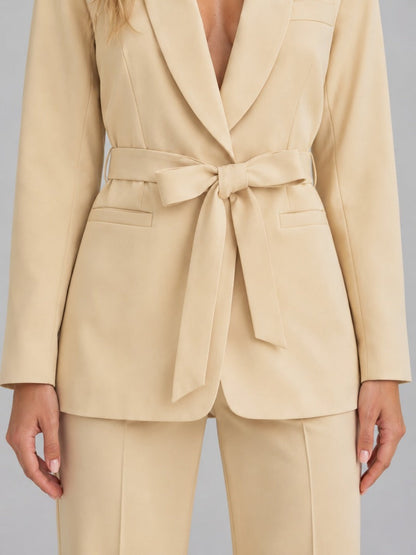 Ombeline | Ensemble deux pièces avec blazer à col châle et ceinture à la taille